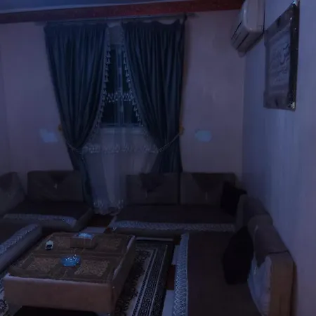 شقة شقه